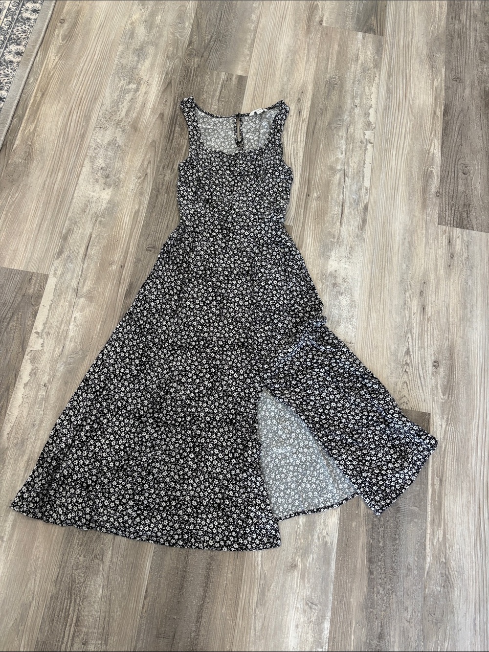 Black Floral Sleeveless Midi Dress - Elegant Everyday